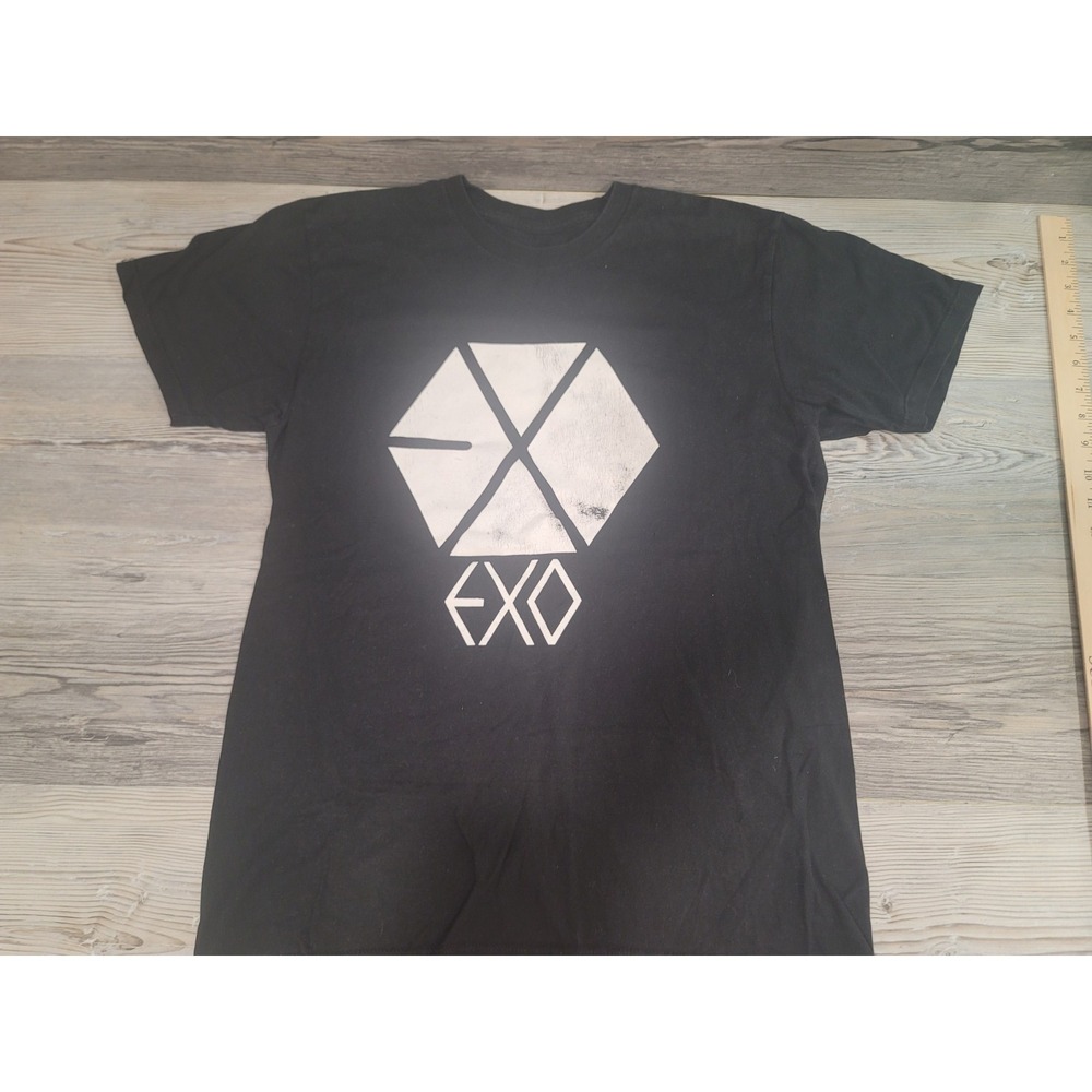 expo EXO Kpop black-t-shirt tour EXO Planet #3 the forum Inglewood, Ca Medium